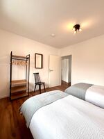 Wohnung über drei Etagen / bis zu 11 Personen / 3 Bäder / EInzelbetten Bild 1