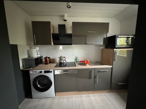 Cici Monteurunterkünfte - 5 Personen - Küche Parkplatz WLAN Bild 4