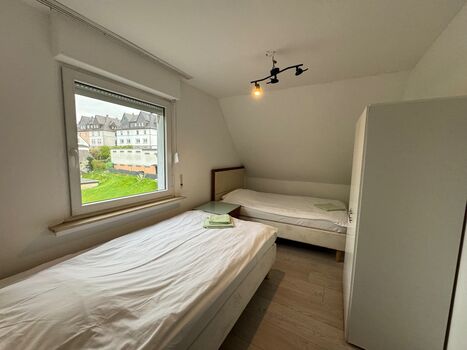 Cici Monteurunterkünfte - 5 Personen - Küche Parkplatz WLAN Bild 2