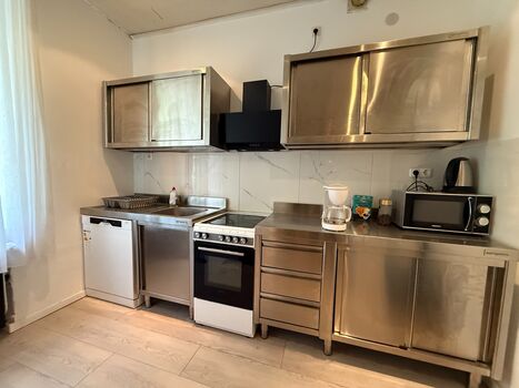 Cici Monteurhaus Altena – ganzes Haus | 6 Schlafzimmer | 3 B Bild 2