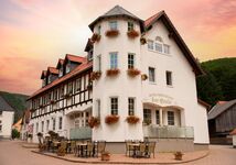 Ferienwohnung Lonaurauschen im Restaurant " Zur Quelle"