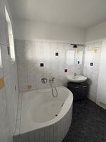 Monteurs Unterkunft über den Dächern der Stadt Bild 8