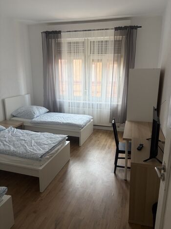Schlafzimmer 1