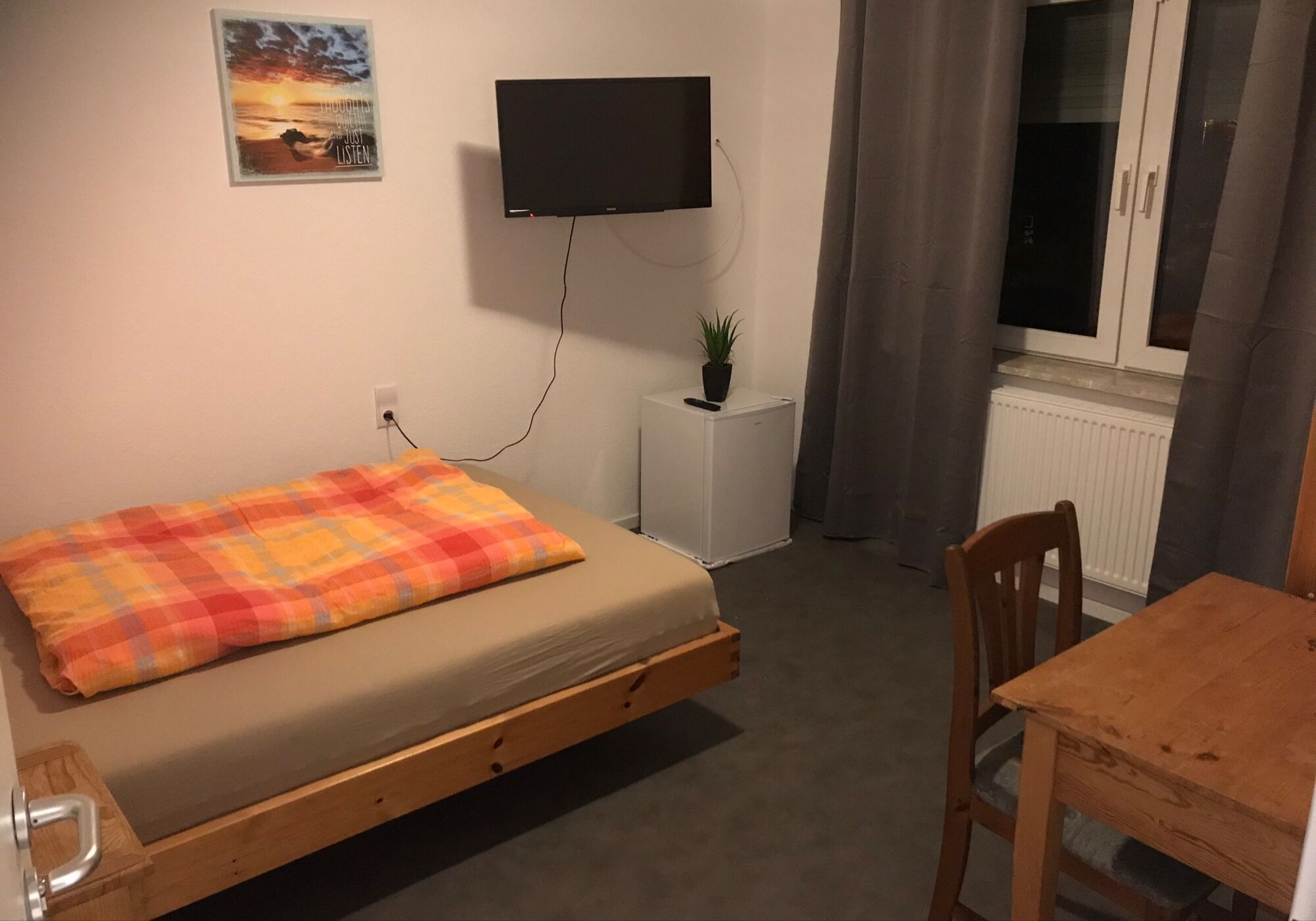 Zimmer 1, Einzelzimmer (Bett: 1,40x2m)