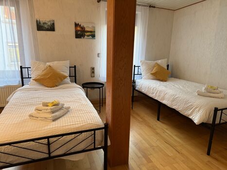 MB Homes Reutlingen (ganzes Haus) 4-8 Personen Langzeit Firmen. Bild 5