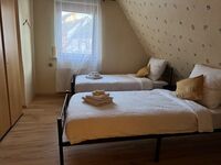 MB Homes Reutlingen (ganzes Haus) 4-8 Personen Langzeit Firmen. Bild 11