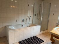 MB Homes Reutlingen (ganzes Haus) 4-8 Personen Langzeit Firmen. Bild 10