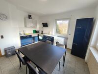 Große Wohnung, 2 Zimmer, Einzelbetten, Max. 5 Pers. Top Anbindung Bild 8