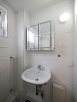 Monteurwohnung für 5 Personen – 1. OG, 5 Betten in Schwarzen Bild 8