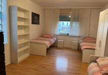 Schöne, moderne helle Wohnung - nur 13 Euro pro Person/Tag Bild 1