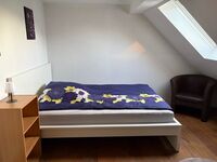 Einzelzimmer links