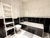 Bad mit Badewanne