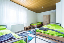 Schlafzimmer 2