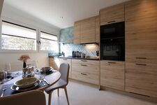 3-2-1meins Schloss Burg Business Apartment Komplettes Apartment mit 3 Schlafräumen für bis zu 6 Personen. Zwei Zweibettzimmer und eine Schlafcouch im Wohnzimmer. Voll ausgestattete Küche, Badezimmer, WLAN und Essbereich vorhanden. Ideal für Monteure und Geschäftsreisende.