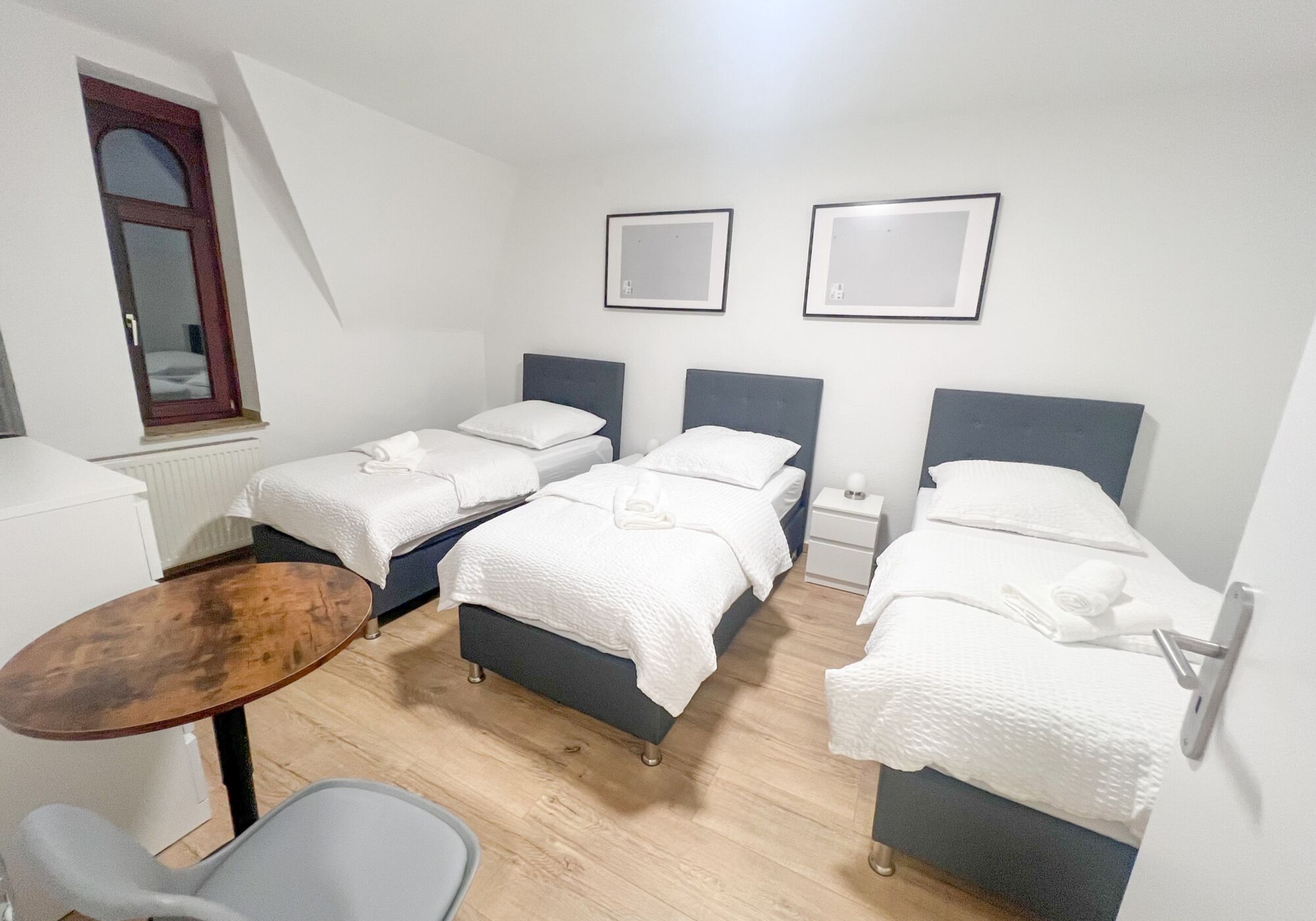 Krefeld House Deluxe Apartment - 15min to DUS & FREE Parking