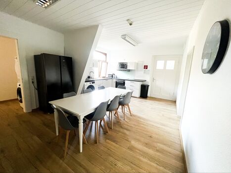 Krefeld House Deluxe Apartment - 15min to DUS & FREE Parking