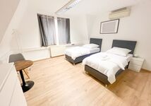 Krefeld House Deluxe Apartment - 15min to DUS & FREE Parking Picture 9