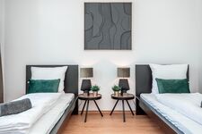 SpaceStays Monteursapartment krefeld Küche Wifi ! Bild 12