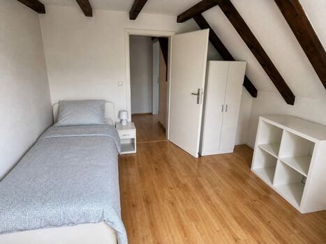 FL9 / TOMASZ-LIVING in HANDEWITT - Großes Zimmer + WLAN Picture 2