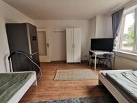 Günstige Wohnung in Berlin-Neukölln mit Küche und Bad Bild 3