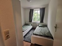 Günstige Wohnung in Berlin-Neukölln mit Küche und Bad Bild 2