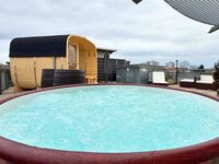 Exklusives Gruppenapartment - Sauna - Whirlpool - Billard Bild 1