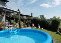 Pool und Terrasse