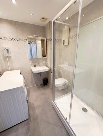 3 Wohneinheiten mit Küchen und Mobiliar am Holzmarkt Bild 2