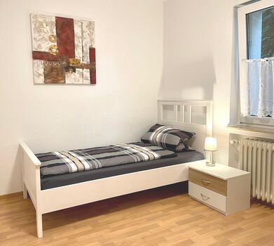 Balkon und Parkplätze | 3-12 Personen | Einzelzimmer möglich