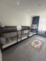 neu renovierte wohnungen / bei bedarf auch das ganzes haus mit garten Bild 4