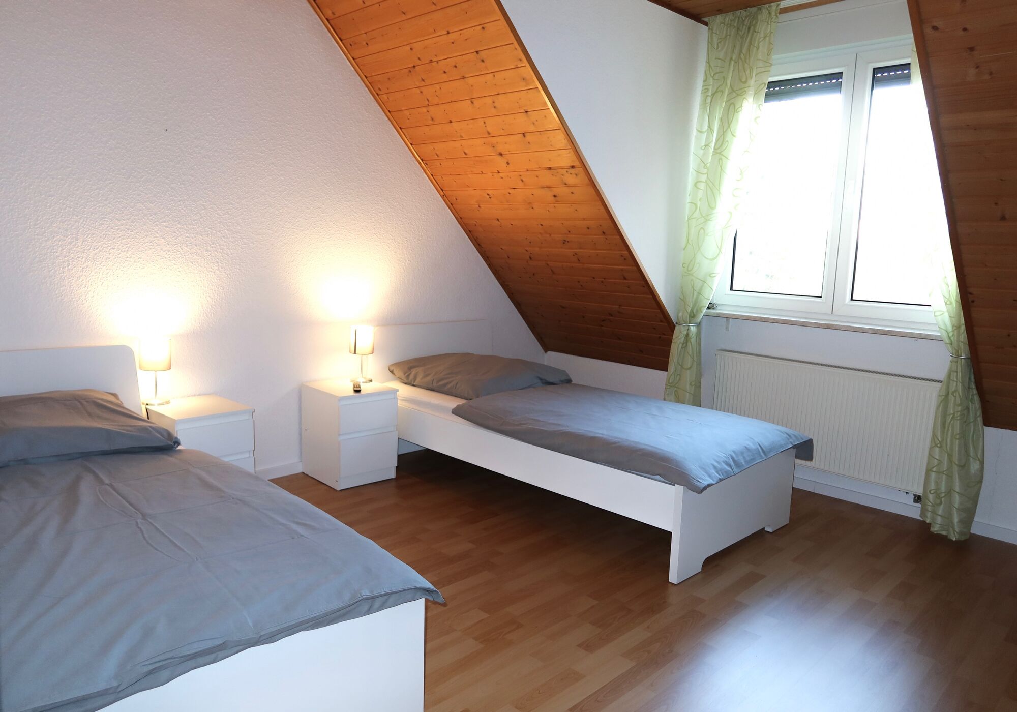 Schlafzimmer 1