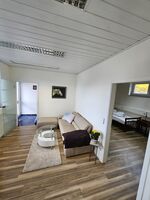 Wohnzimmer und Einzelzimmer