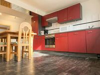 Monteursunterkunft für 8 Pers., 3 SZ mit Einzelbetten, Küche Bild 2