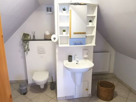 Ruhiges Loftzimmer mit privatem Gäste-WC und Garten Picture 3