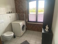 Bad mit Dusche/ WC und Waschmaschine