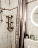 Badezimmer mit Dusche