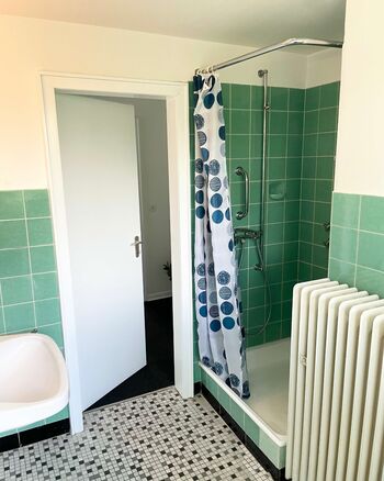 Schönes Haus mit vielen Zimmern Bild 4