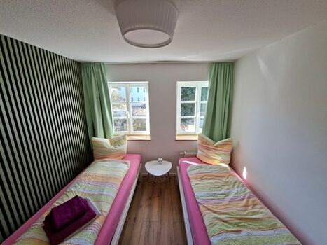 Schlafzimmer Wohnung 2 