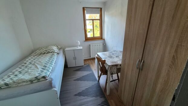 Haus - 9 Zimmer - 1-Bett-Zimmer - neues Bad