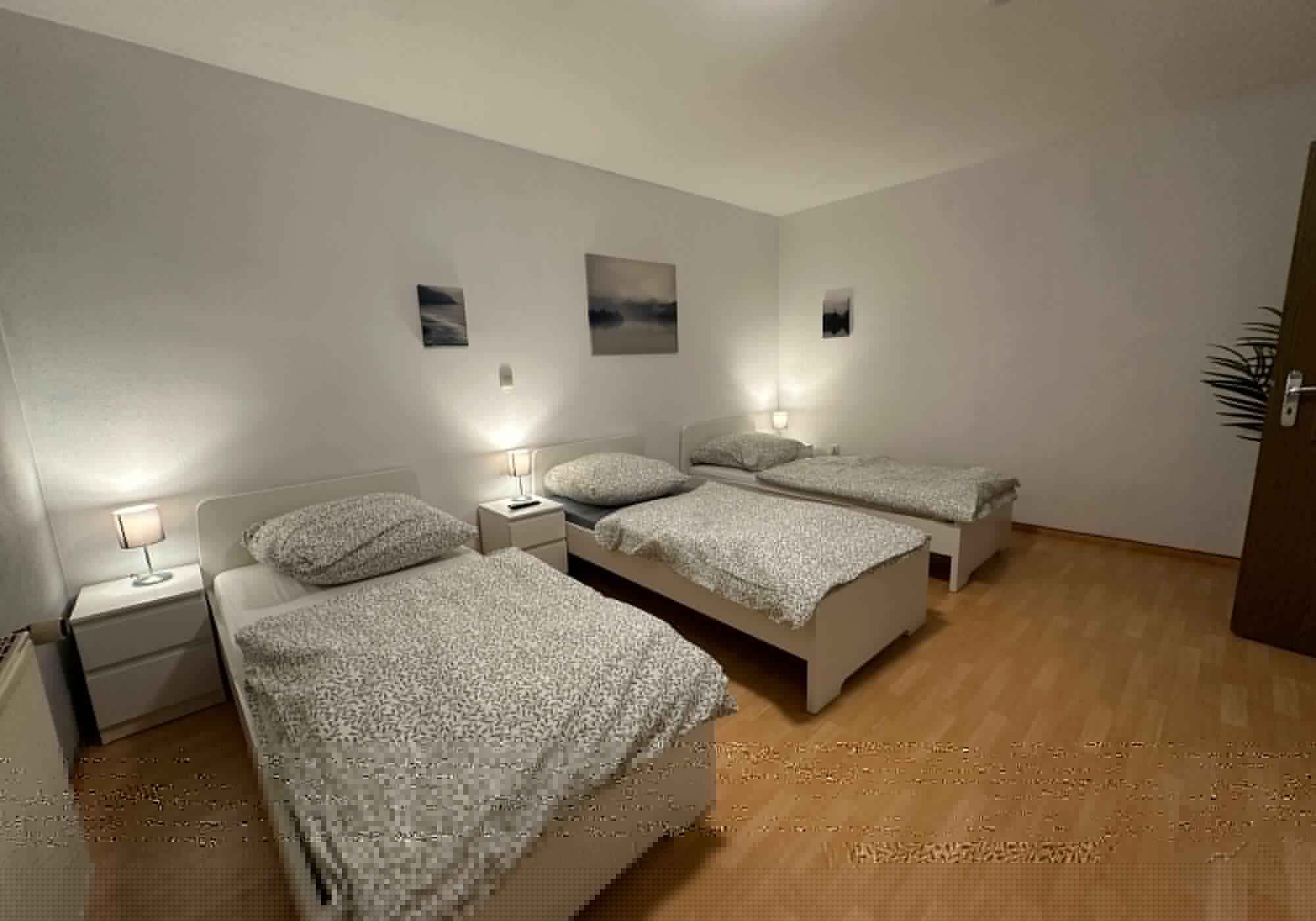 Schlafzimmer 1