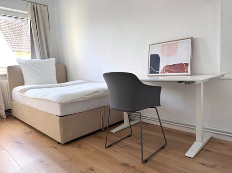 2 Wohnungen mit Einzelzimmern und 120cm Hotelbetten Bild 3
