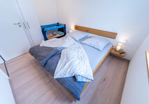 Schlafzimmer mit Doppelbett