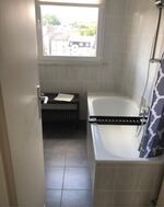 Wohnung 1: Bad mit Badewanne