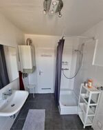 Wohnung 2: Bad mit Dusche