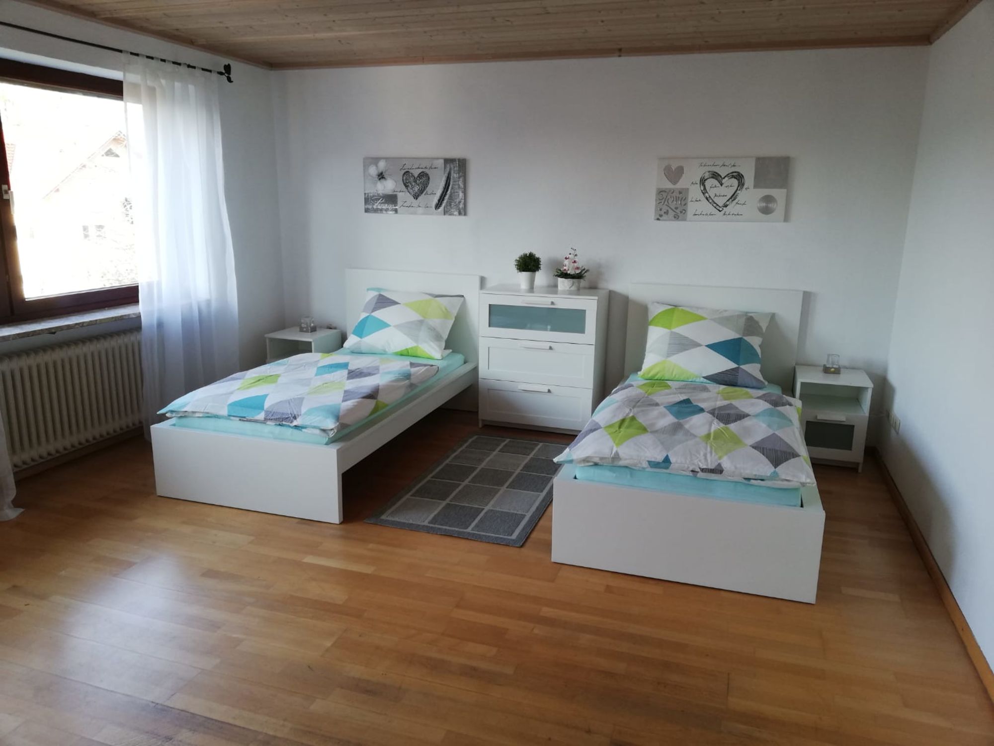 Schlafzimmer 1