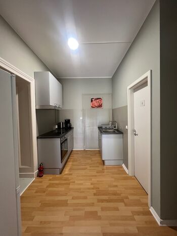 3 Zimmer Wohnung Nähe Flughafen sehr verkehrsgünstig Bild 3