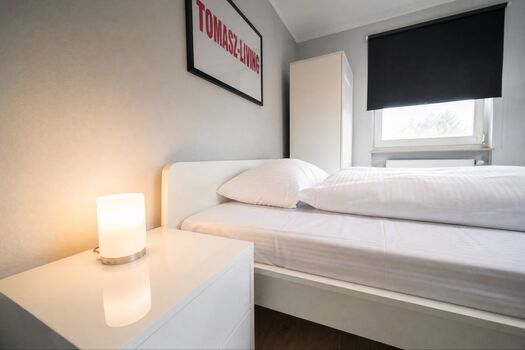 MH48 / TOMASZ-LIVING in HATTINGEN - Große Zimmer + TV