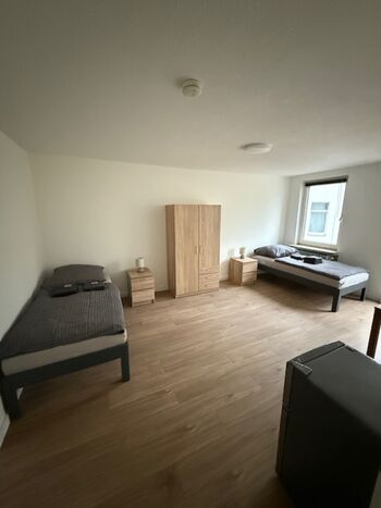 ruhiges modernes Zimmer in Toplage