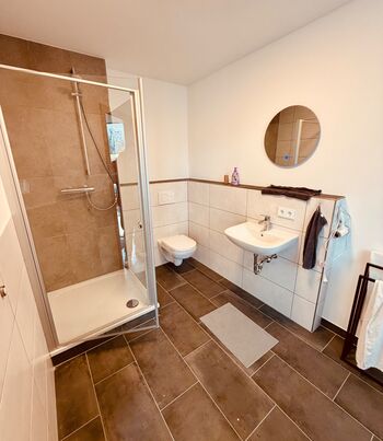 Moderne Pension vollausgestattet für Monteure und Pendler Bild 1