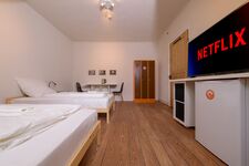 3 Zimmer Wohnung HN Zentrum - Smart TV, Parkplatz, Terrasse Bild 6